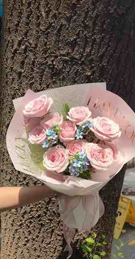 粉雪山混搭花束