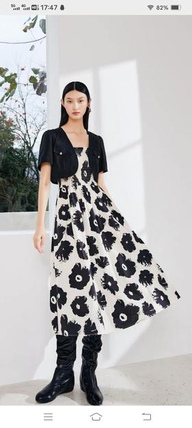 4F 香影 米色连衣裙