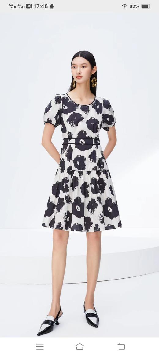 4F 香影米色连衣裙 商品图0