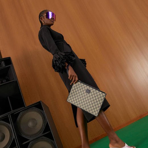 【一】GUCCI 古驰 女士 GG Supreme帆布手拿包 混色 672953 K9GSN 4075 商品图3