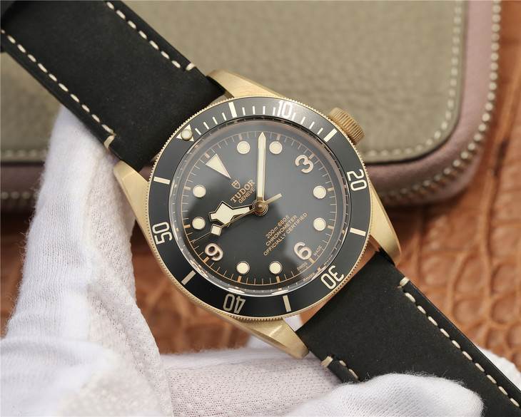 XF厂帝舵小铜盾-XF厂贝克汉姆同款帝舵小铜盾m79250ba评测