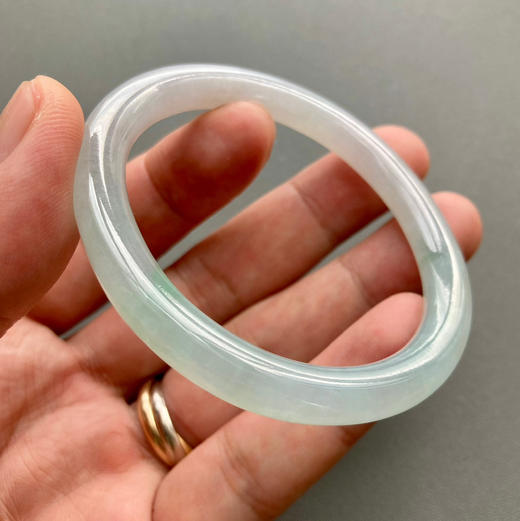 冰种飘阳绿翡翠细圆条贵妃镯53 商品图7