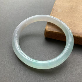 冰种飘阳绿翡翠细圆条贵妃镯53