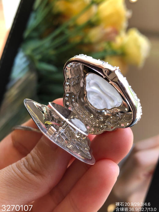 3270107，玻璃佛公吊坠。具体价格微信咨询 商品图7