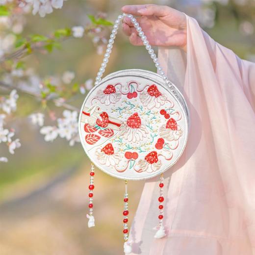 【草莓兔兔闺蜜包】茶茶原创古风包汉元素手工刺绣汉服包夏斜挎包 商品图1