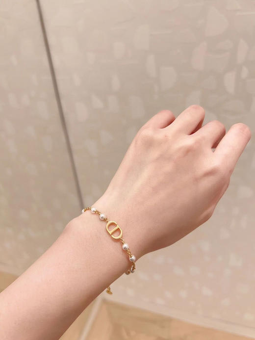 特价180包邮🉐️配包装
Dior迪奥CD珍珠手链 商品图0