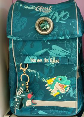 【云粉节】 9楼光明园迪    GMT护脊书包( 1-3年级学生书包0吊牌价798 元   活动价 678元