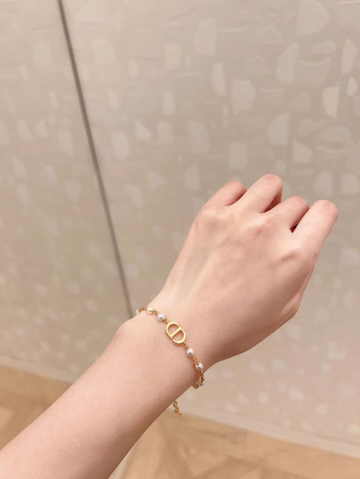 特价180包邮🉐️配包装
Dior迪奥CD珍珠手链 商品图1