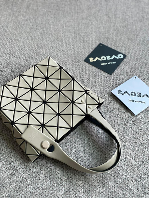 三宅𝟐𝟎𝟐𝟑最新小方盒（配链条） 商品图8