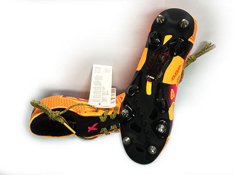 【珍品】王晓龙签名定制球鞋 商品图1