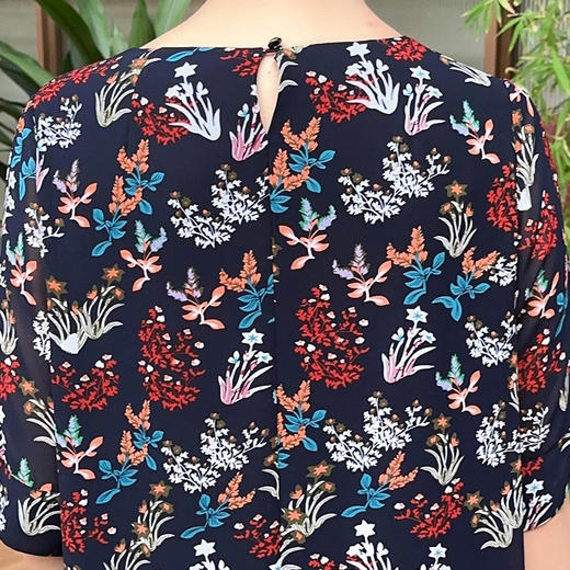 圣三利女装秋季中长款花色圆领连衣裙SL1937404 商品图4