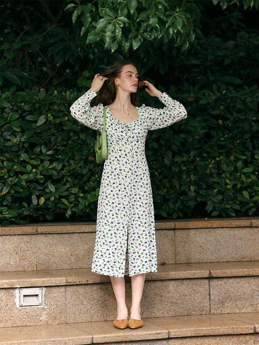 【周四精选福利】HeyDress法式方领连衣裙女复古收腰开叉设计长袖气质碎花裙子 商品图0