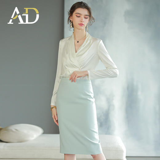 AD法式交襟上衣女杏色洋气小衫通勤职业装气质女神范套装显瘦半裙 商品图2