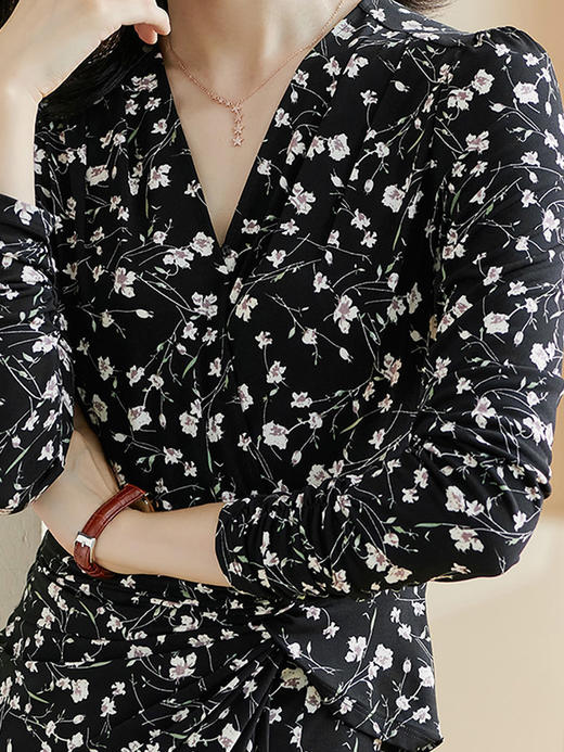 剩S/M 米思阳2025春季新款气质轻奢碎花连衣裙修身显瘦v领长袖裙子2399 商品图4