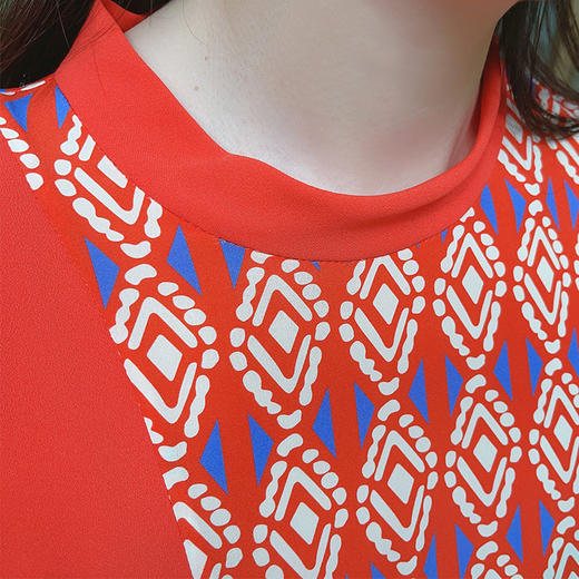 圣三利女装 优雅时尚中长款拼接印花垂感连衣裙SL2027240 商品图6