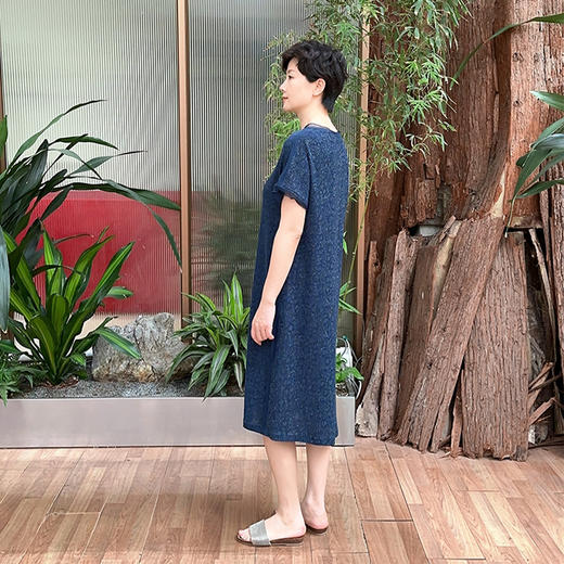 圣三利女装 茧型褶皱微弹金丝中长款连衣裙SL1927226 商品图1