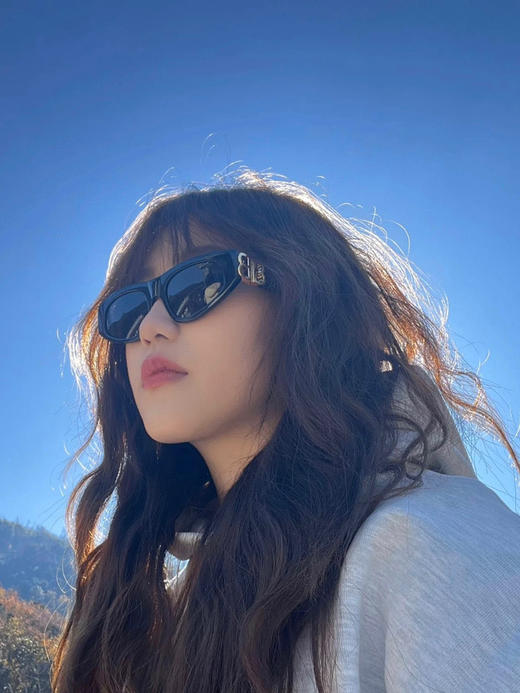 巴黎家墨镜 198(淡季活动价)
侧边双B logo 自带时髦buff 商品图1