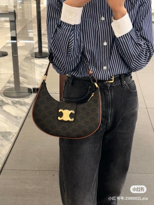 𝘾𝙚𝙡𝙞𝙣.𝙚 ava2023
新款月亮腋下包 商品图4