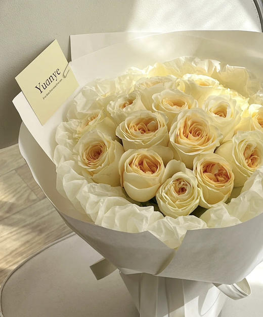 【拍市玫瑰】奶油杯  10 枝/扎  约60公分 商品图0