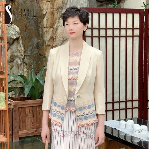 圣三利女装 新款优雅气质花朵蕾丝拼接西服外套SL2012117 商品图0