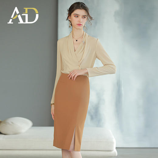 AD法式交襟上衣女杏色洋气小衫通勤职业装气质女神范套装显瘦半裙 商品图4