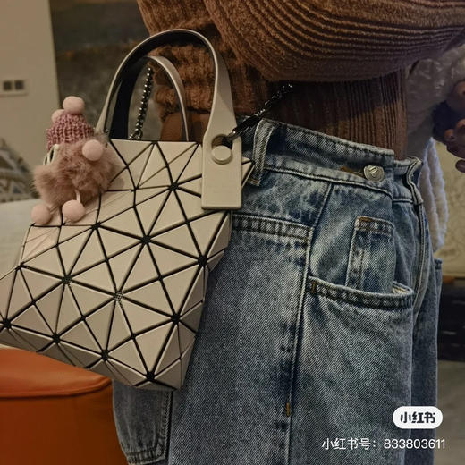 三宅𝟐𝟎𝟐𝟑最新小方盒（配链条） 商品图1