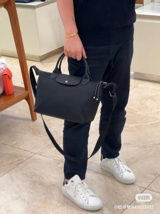 🉐️228包邮 （小号）
原单品质出 〰️ 
龙骧再生尼龙包 商品图0