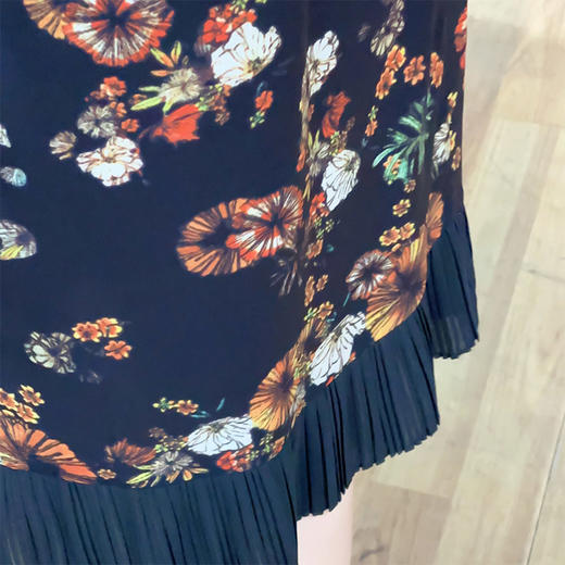 圣三利女装A摆中长款印花连衣裙SL1937132 商品图3