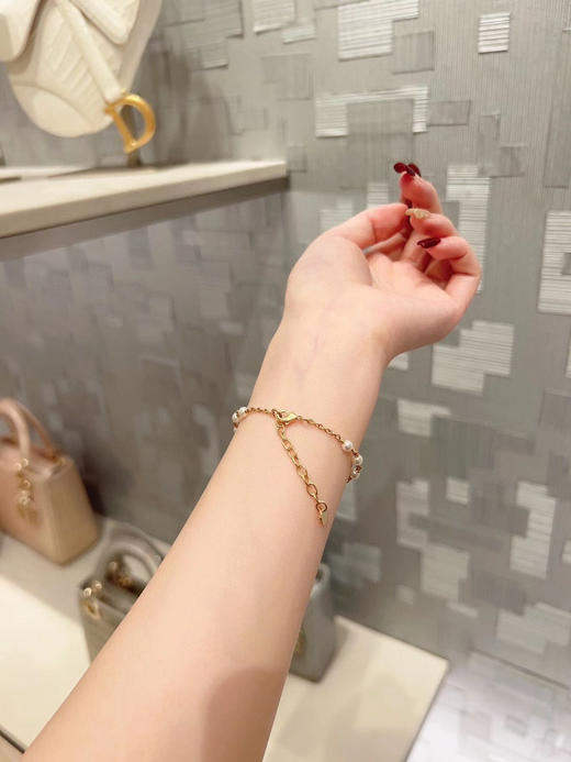 特价180包邮🉐️配包装
Dior迪奥CD珍珠手链 商品图3