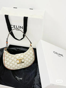 𝘾𝙚𝙡𝙞𝙣.𝙚 ava2023
新款月亮腋下包