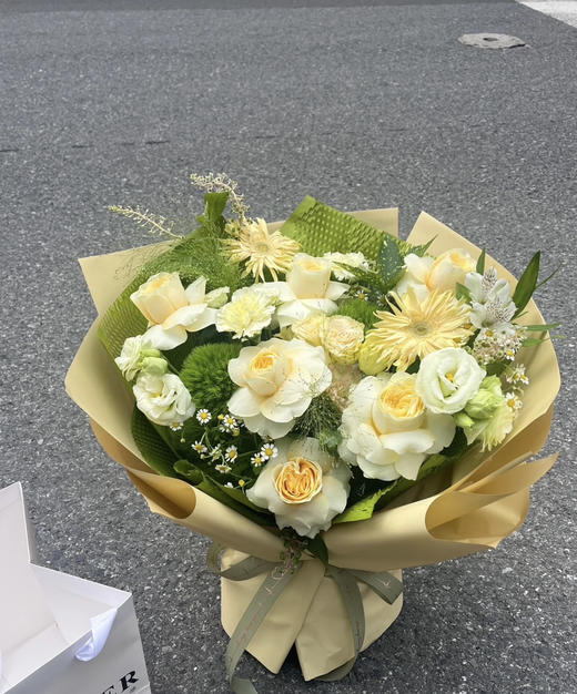 【拍市玫瑰】奶油杯  10 枝/扎  约60公分 商品图3