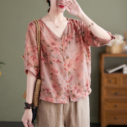 SMZ9167 复古文艺衬衫女2023夏装宽松大码显瘦V领印花中袖衬衣上衣小衫潮 商品图2