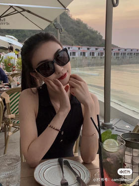 巴黎家墨镜 198(淡季活动价)
侧边双B logo 自带时髦buff