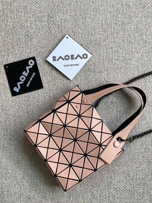 三宅𝟐𝟎𝟐𝟑最新小方盒（配链条） 商品图3