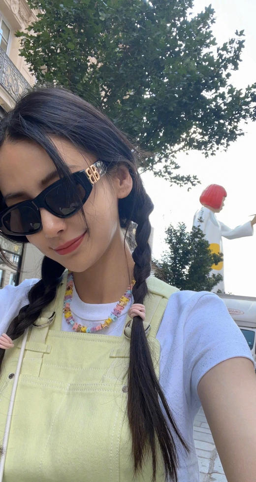 巴黎家墨镜 198(淡季活动价)
侧边双B logo 自带时髦buff 商品图6