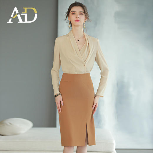 AD法式交襟上衣女杏色洋气小衫通勤职业装气质女神范套装显瘦半裙 商品图1