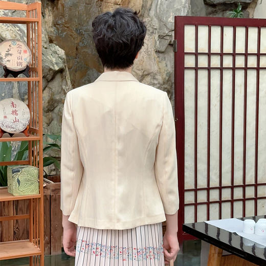 圣三利女装 新款优雅气质花朵蕾丝拼接西服外套SL2012117 商品图2