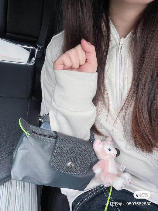 新石墨灰.
终于有货啦 
代购级别珑骧mini饺子🥟 商品图3