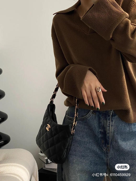 360包邮🉐️
高定hobo 全套包装
小羊皮材质 〰️ 商品图3