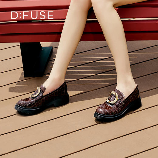 【复古藏家】迪芙斯D:FUSE秋款单鞋女乐福鞋圆头牛皮方扣深口厚底鞋女DF33112216 商品图9
