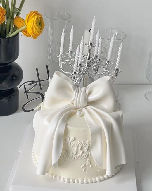 【臻品系列】---半翻糖【珠光白蝴蝶结】蛋糕 商品图1