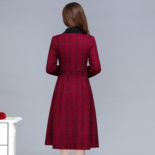 QYM-XY-22XMY331-Y条纹格子连衣裙中长款口袋A字裙厚款春秋季新款时尚连衣裙 商品图2