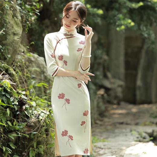 2023秋季新款雪花绒复合刺绣中袖中长款旗袍连衣裙少女年轻款旗袍 商品图2