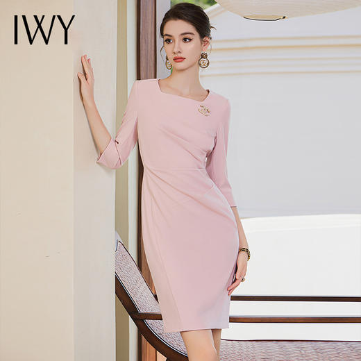 IWY/气质连衣裙女神范裙子女夏季新款法式高级感粉色西装裙显瘦Q961 商品图4