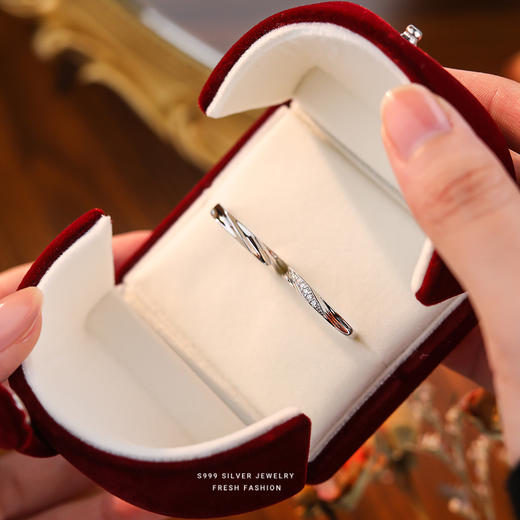 【共渡爱河】S999银足银波光纹理微镶锆石情侣戒指【YXS-K386】 商品图1