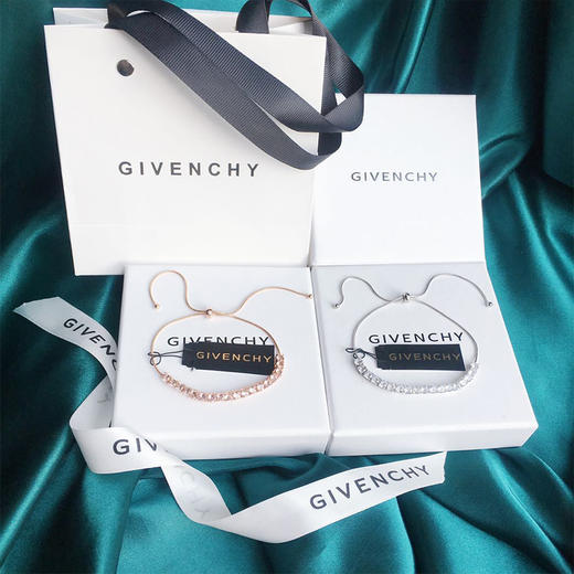 【礼盒+礼袋】GIVENCHY纪梵希 手镯手链项链饰品合集 女士时尚 商品图6