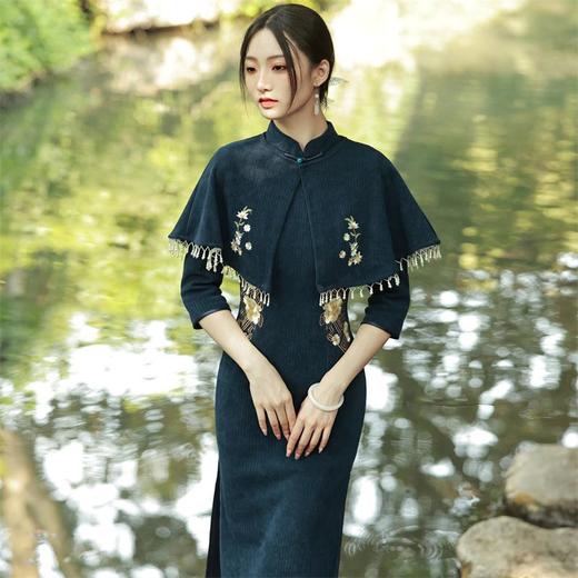 2023秋冬新款斗篷披肩刺绣欧棉绒旗袍连衣裙少女年轻款改良旗袍 商品图2