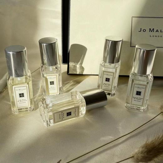 英国JO MALONE/祖马龙 香水小样五件套9ml*5带喷嘴配礼袋（青柠罗勒+ 橙花+蓝风铃+黑莓+英国梨）【香港直邮】 商品图2