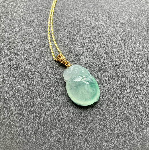 冰种飘阳绿翡翠桃子 商品图3