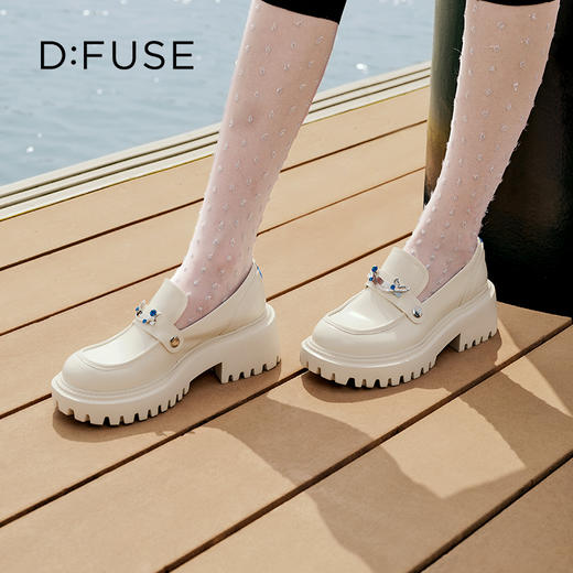 D:FUSE迪芙斯秋款单鞋女乐福鞋牛皮圆头钻饰厚底鞋女DF33112166 商品图0